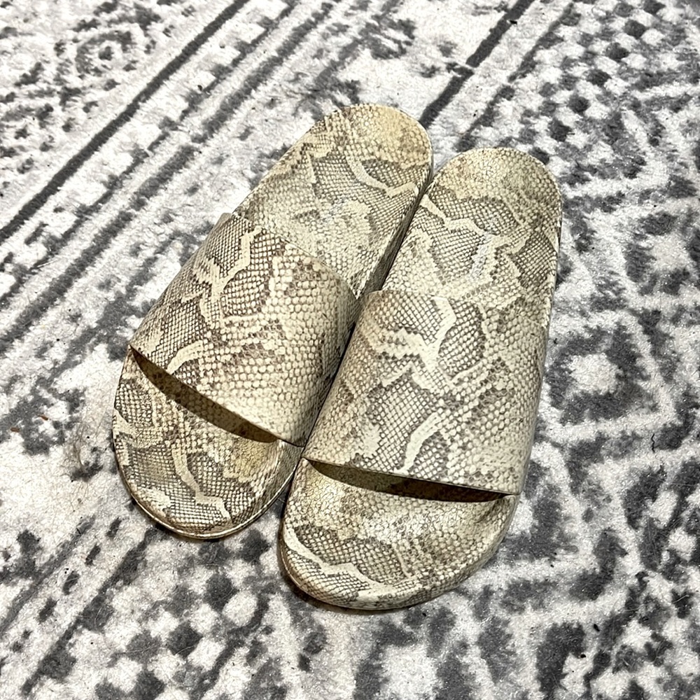 Steve Madden Snake Print Pool Slides - 9 - Tan - image 1